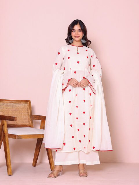 Heart embroidery suit set