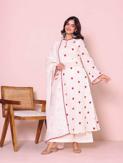 Heart embroidery suit set